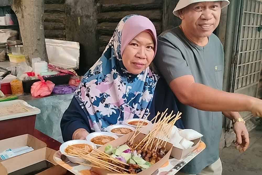 Nordin Mangon, and Halimatol Saadiah Ibrahim: Satay B40, Pontian Johor