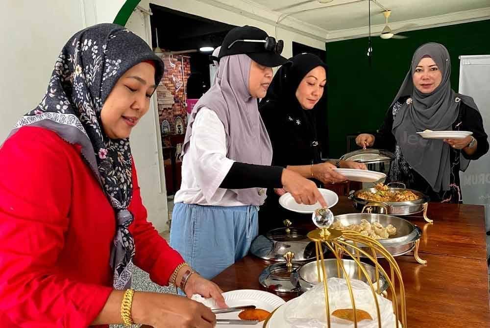 Najib Rahimi - free breakfast at Badok Smoke Cafe & Kitchen