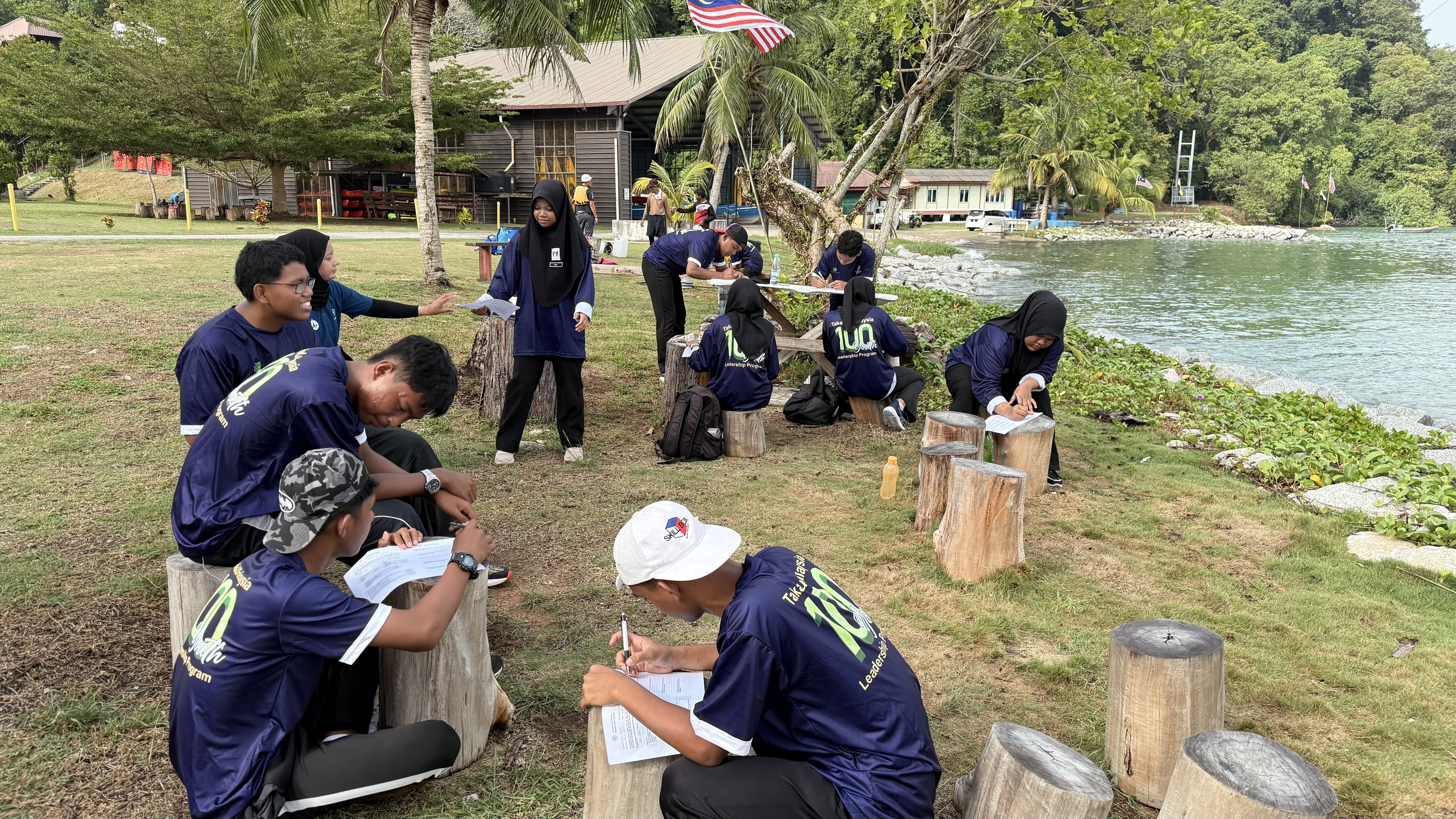 3 - Outdoor challenges inspire leadership participants to connect, collaborate, and thrive together