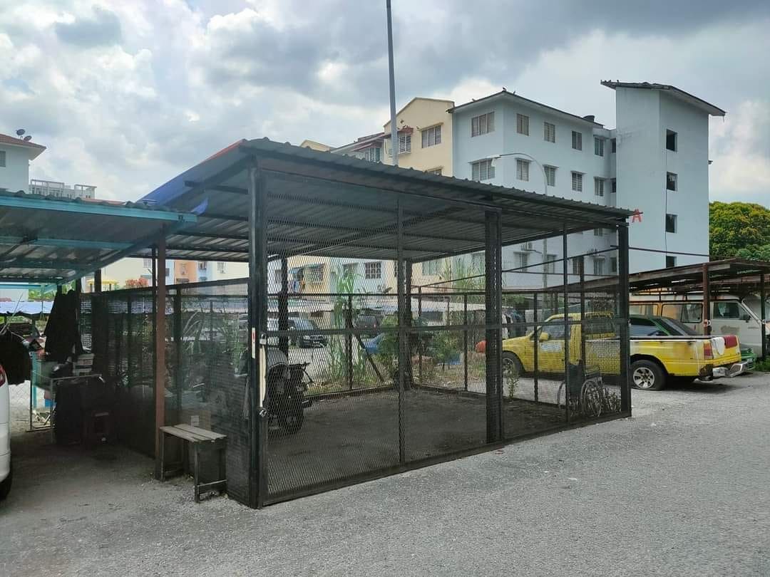 ‘Personal garage at open parking area in Pangsapuri Seri Indah, Selangor