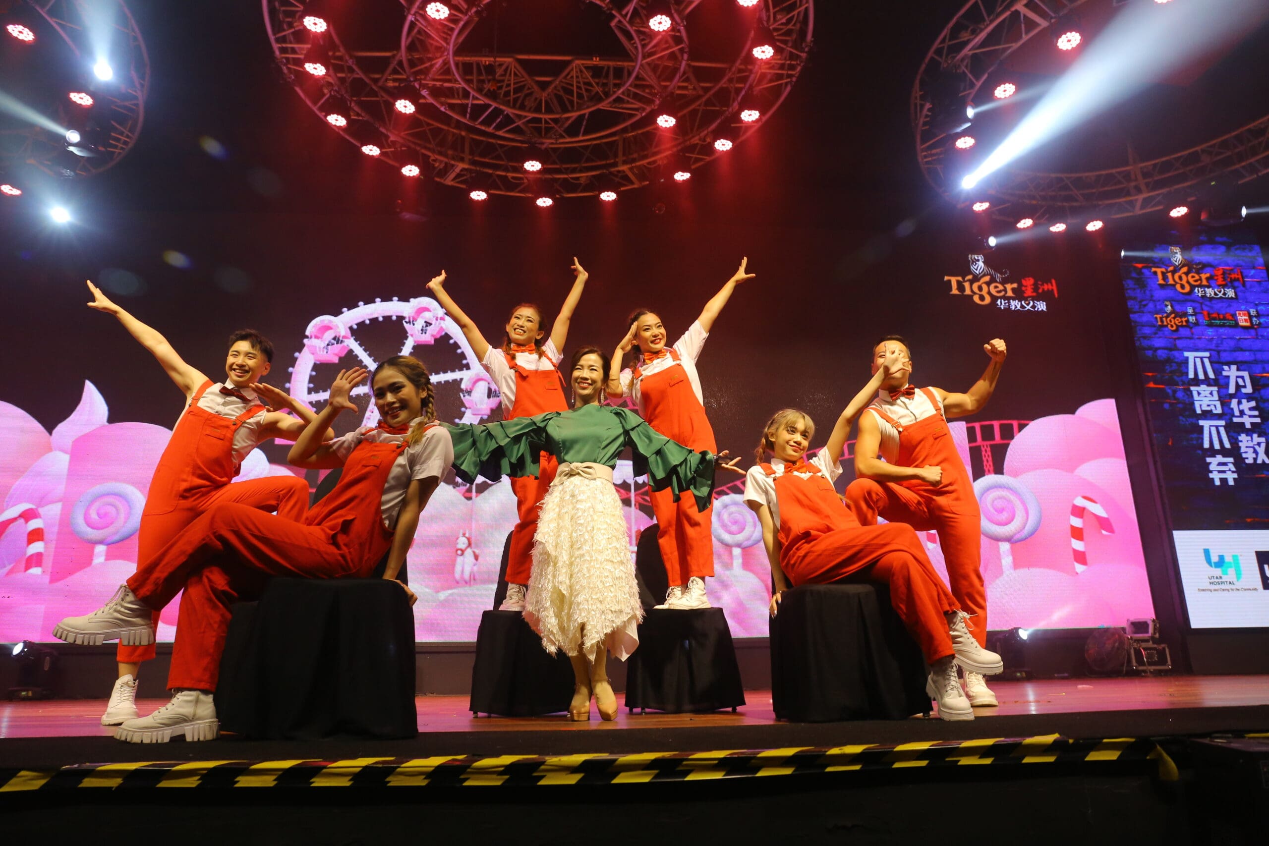 Chris Cheong singing on Tiger Chinese Education Charity Concert