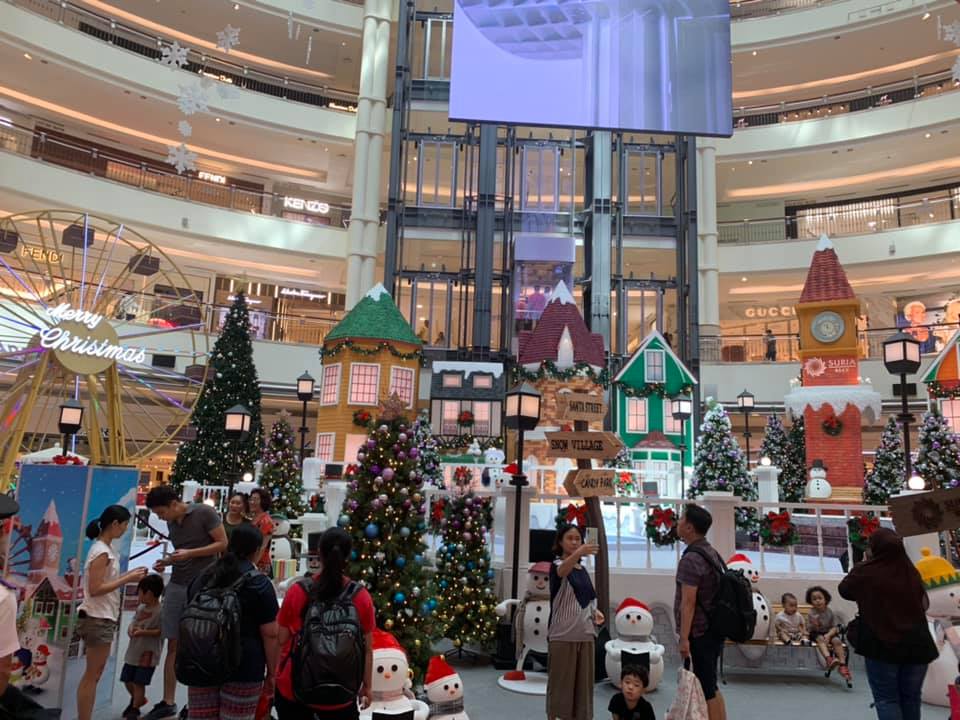 Christmas decoration in a shopping mall