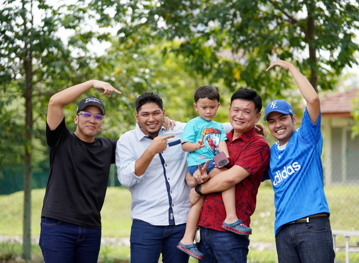 Michael Tong Wai Siong and his 3 Malay boys with grandchild