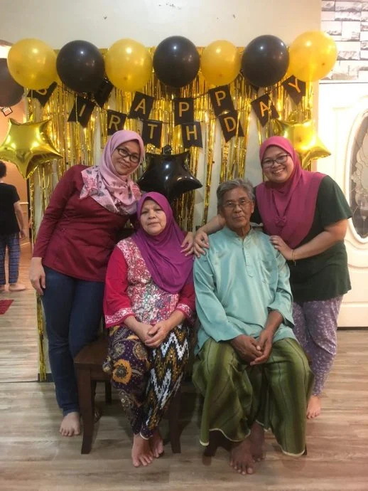 Cikgu Suzana and her family