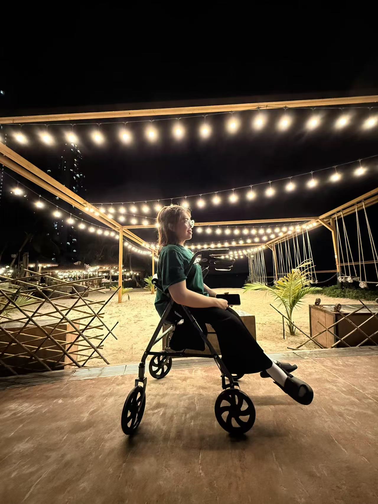 Image from: I Used To Avoid Full-Length Mirrors Because Of My Disability, But Now I Proudly Document My Life As An OKU Woman | WeirdKaya
