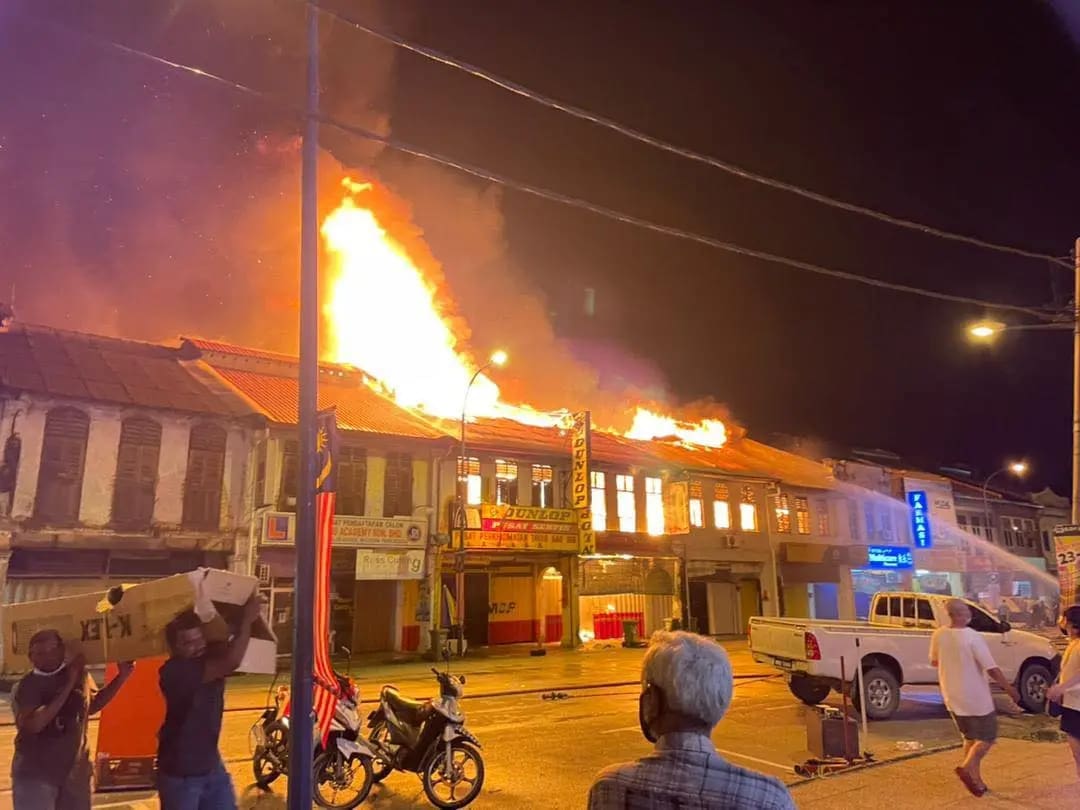 Kampung Karak fire breaks out