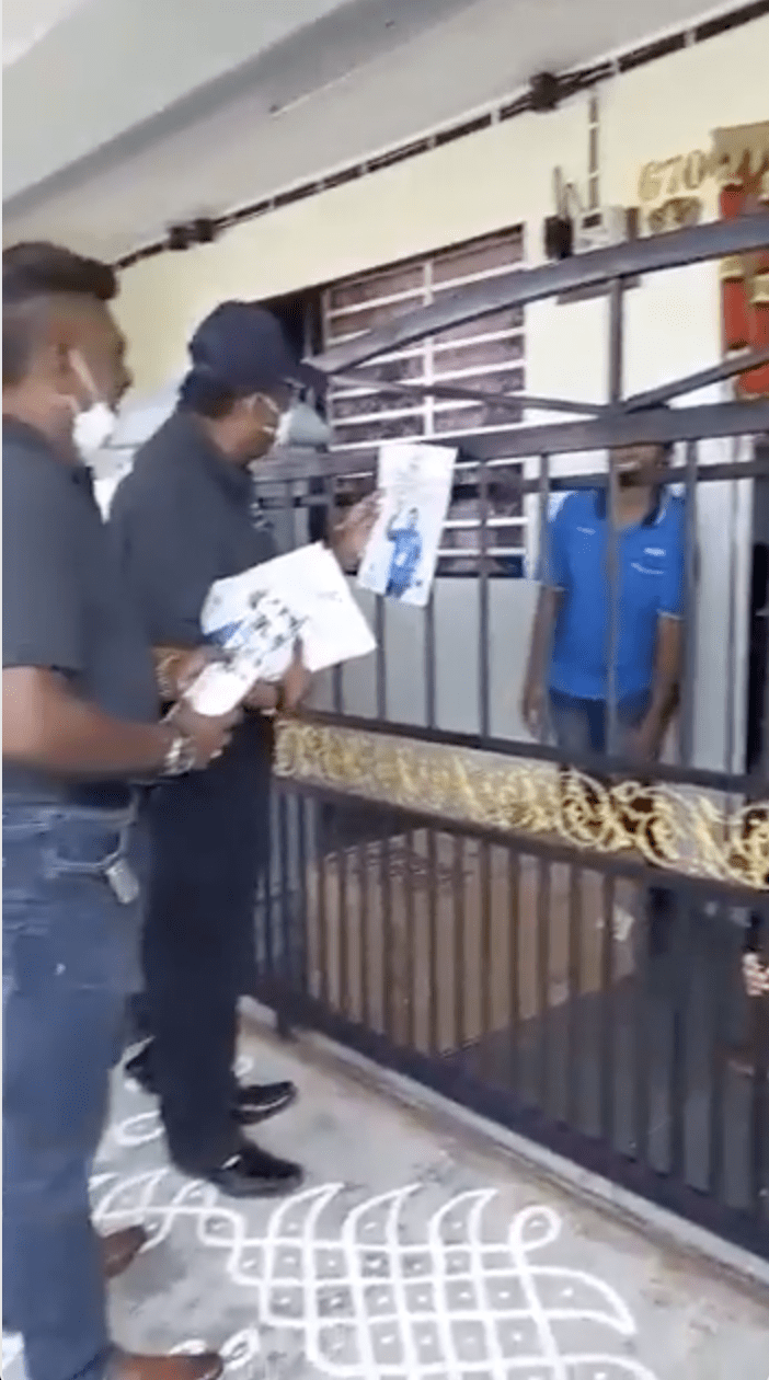 Man kicks MIC election team out during home visit in Melaka (3)