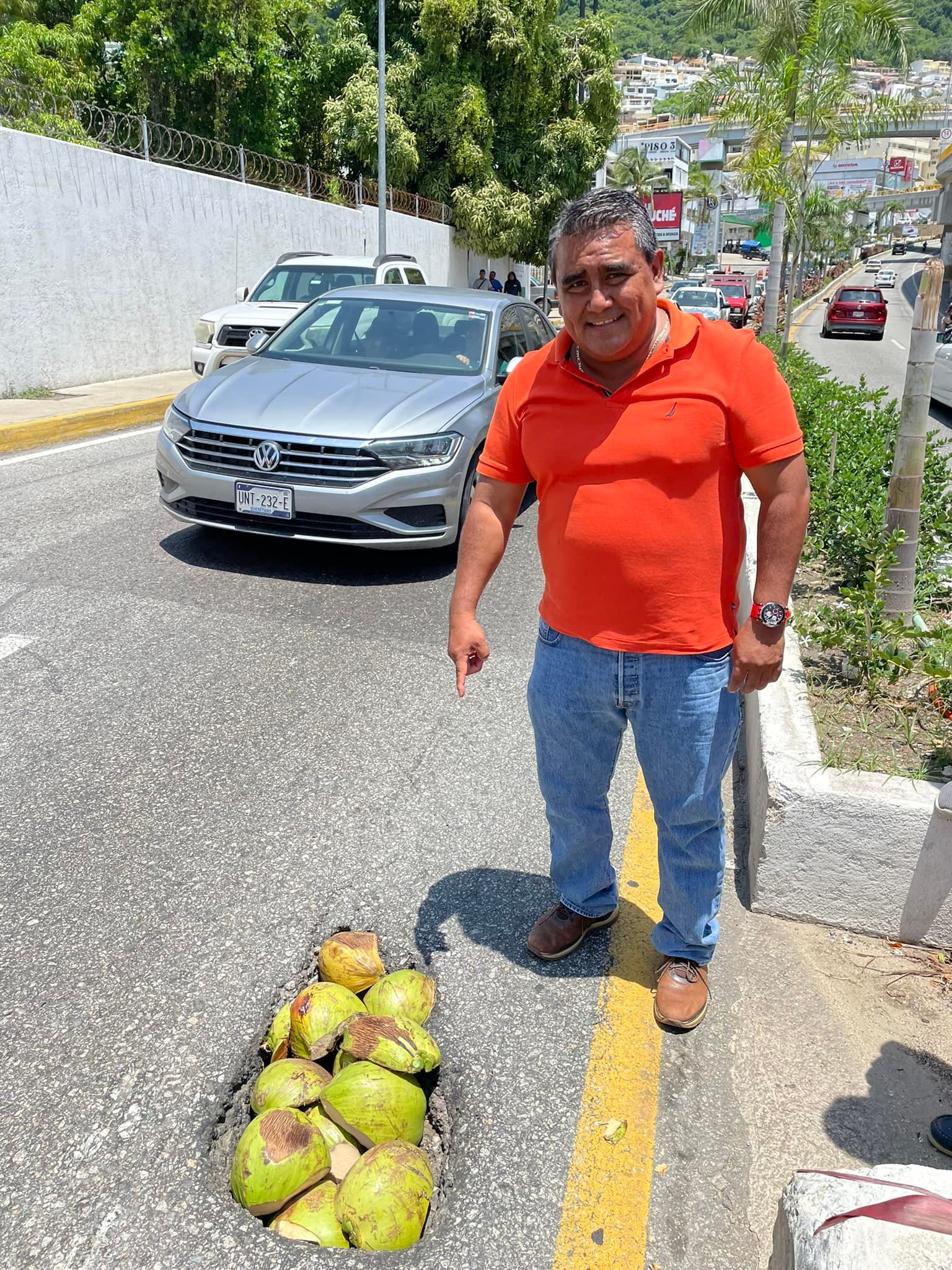 Mexican politician fills potholes with coconut husks to protest government inaction | weirdkaya