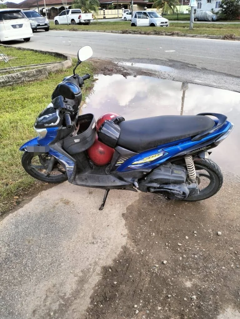 Motor of 69yo M'sian crashes with MPV Batu Pahat