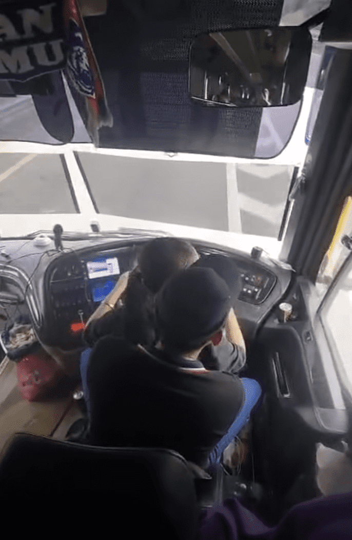 M’sian Bus Driver Jailed 1 Year For Driving With Woman On His Lap, Woman Gets 6 Months