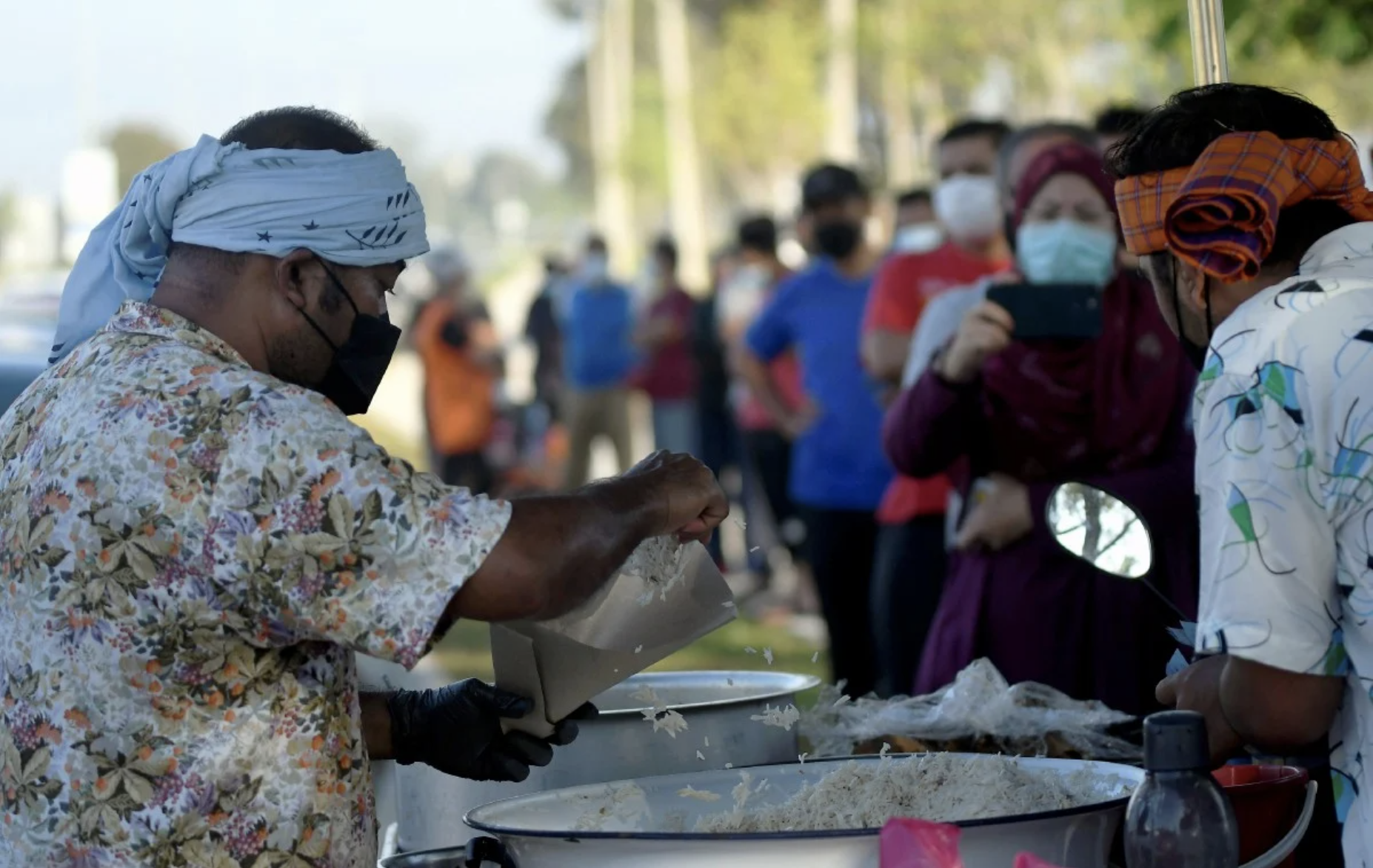 Nasi dagang vendor surprised by hordes of customers flocking in following viral documentary clip | weirdkaya