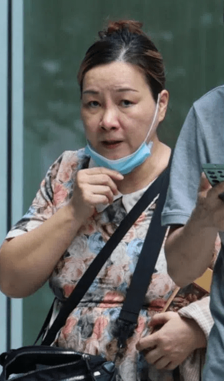 SG woman goes shopping after crash (3)