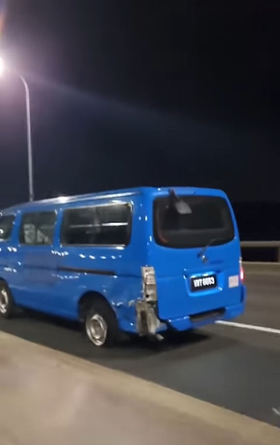 [video] minivan drives against traffic and narrowly crashes into honda sedan on the penang bridge | weirdkaya