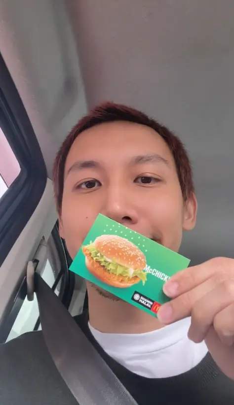 M'sian shows true Merdeka spirit by redeeming free McChicken burgers to feed the homeless