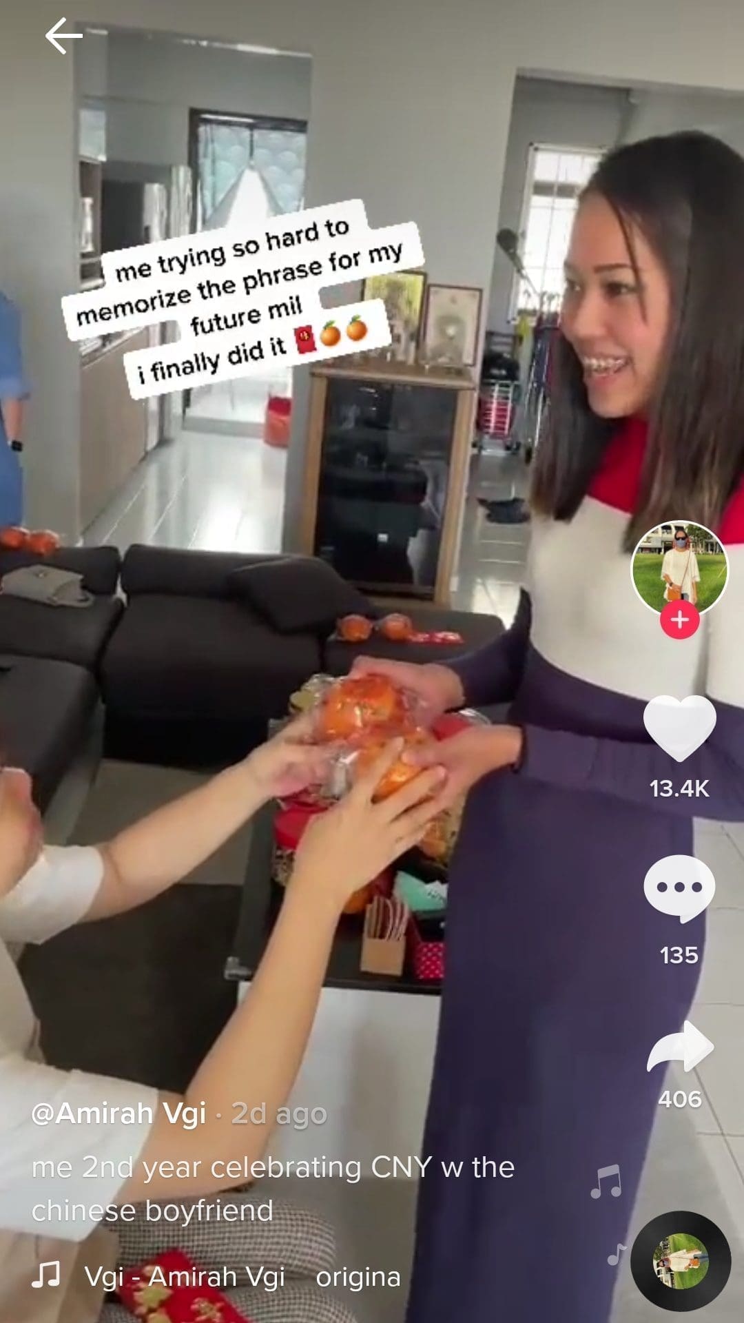 Malay lady goes viral for memorising CNY greetings to impress her Chinese bf's mother