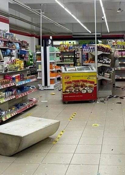 Thieves break into Klang convenience store and blow up ATM machine