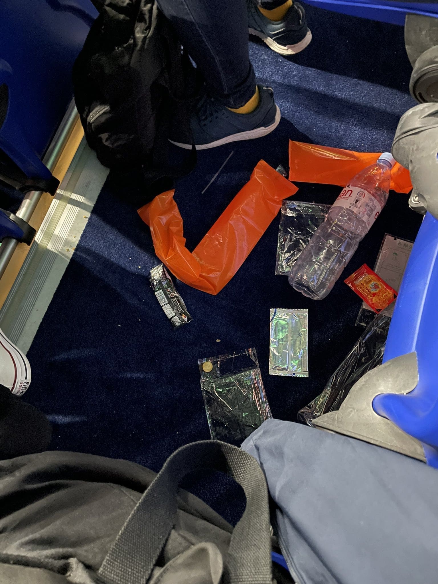 &Quot;Clean Your Own Rubbish!&Quot;— Netizen Chides Badminton Fans For Littering At Malaysia Open 2022 Venue | Weirdkaya Trash left at malaysia open 2022 venue 02