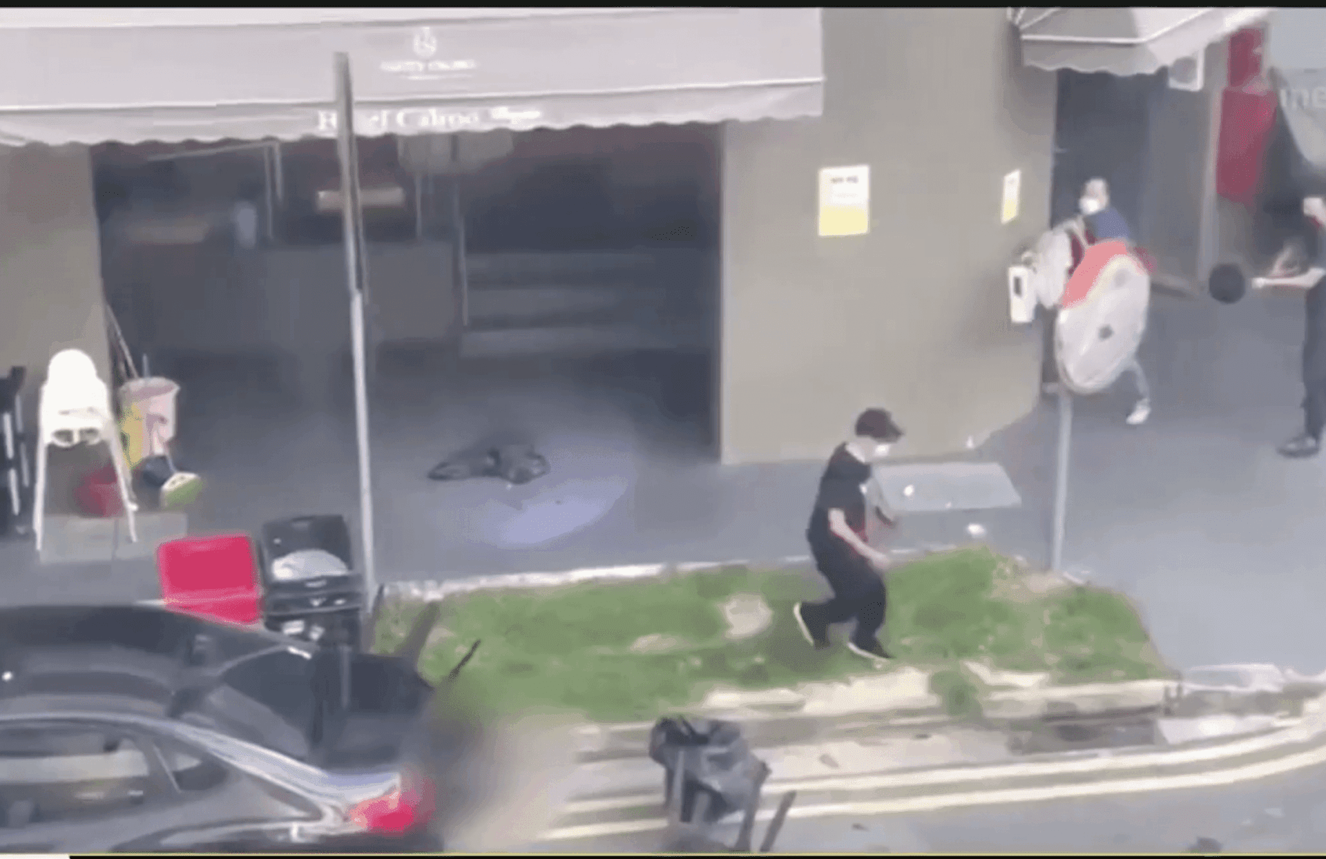 Two M'sians in Singapore given 'Public Spirited Award' for defending woman from knife-wielding attacker 02