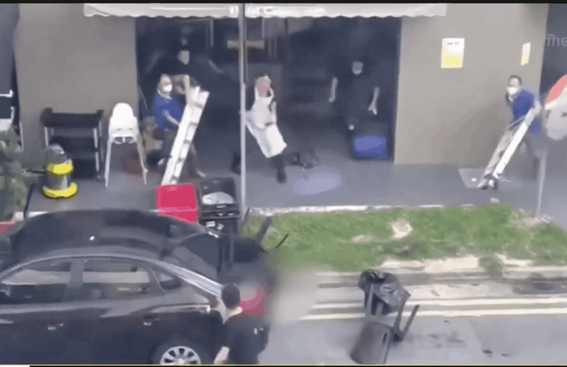 Two M'sians in Singapore given 'Public Spirited Award' for defending woman from knife-wielding attacker 03