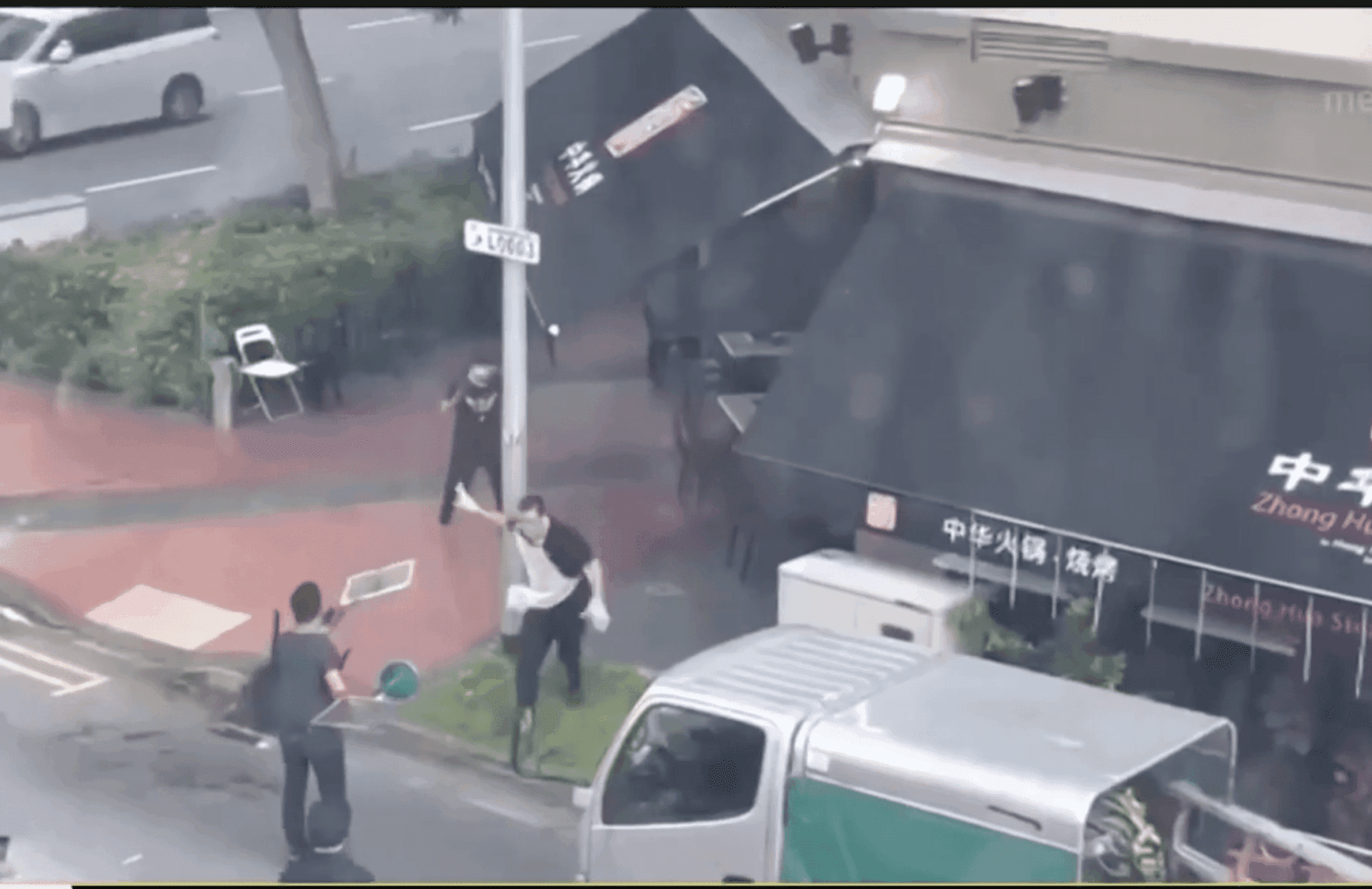 Two M'sians in Singapore given 'Public Spirited Award' for defending woman from knife-wielding attacker 04