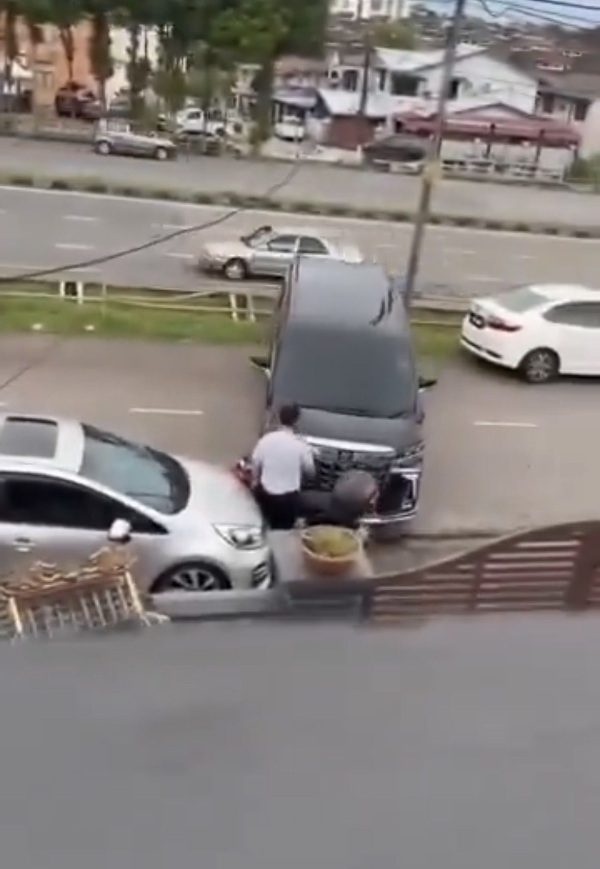Alphard Driver Rams Into Motorcyclist, Reverses Into Slope In Johor Jaya Incident