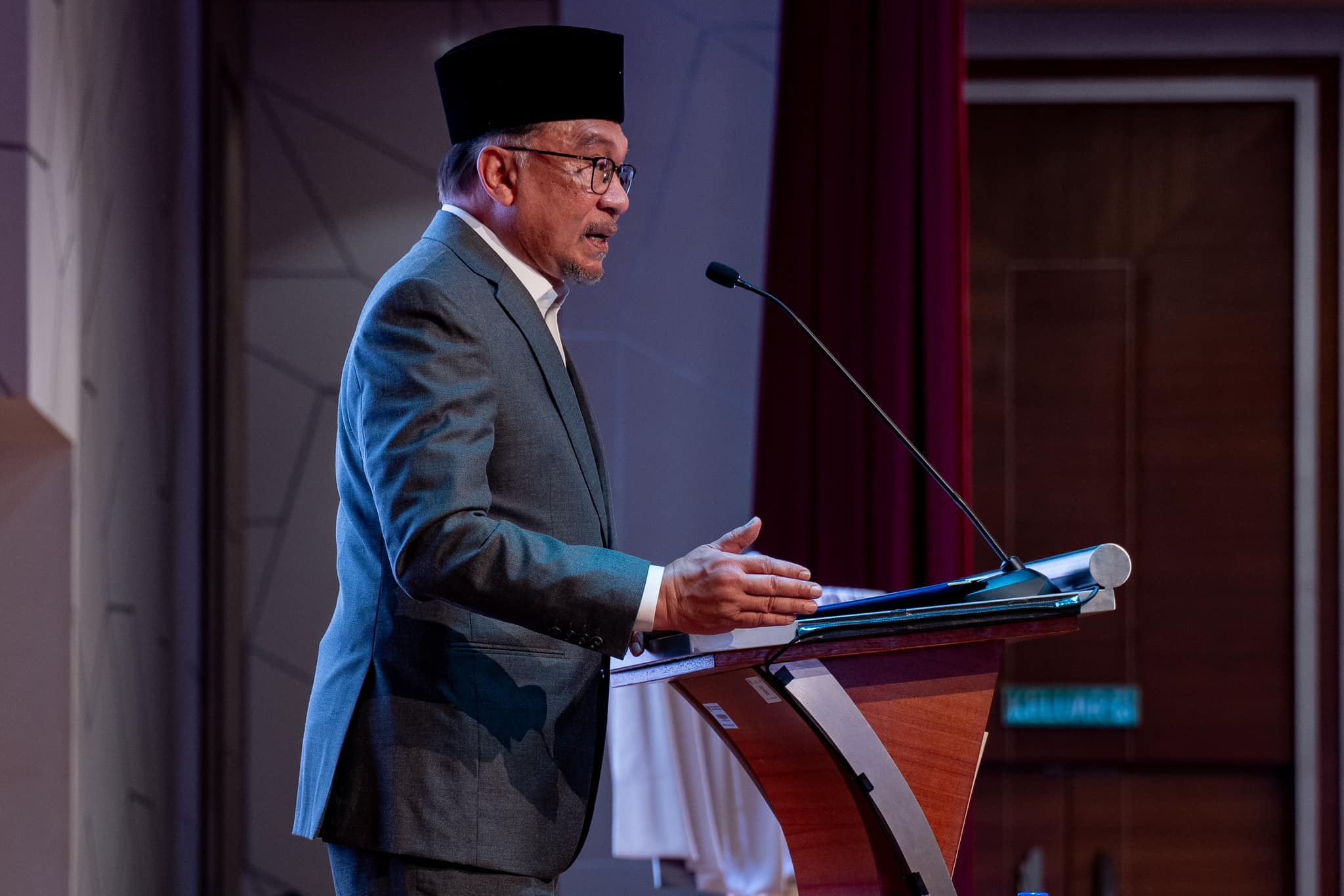 Anwar Ibrahim at the podium
