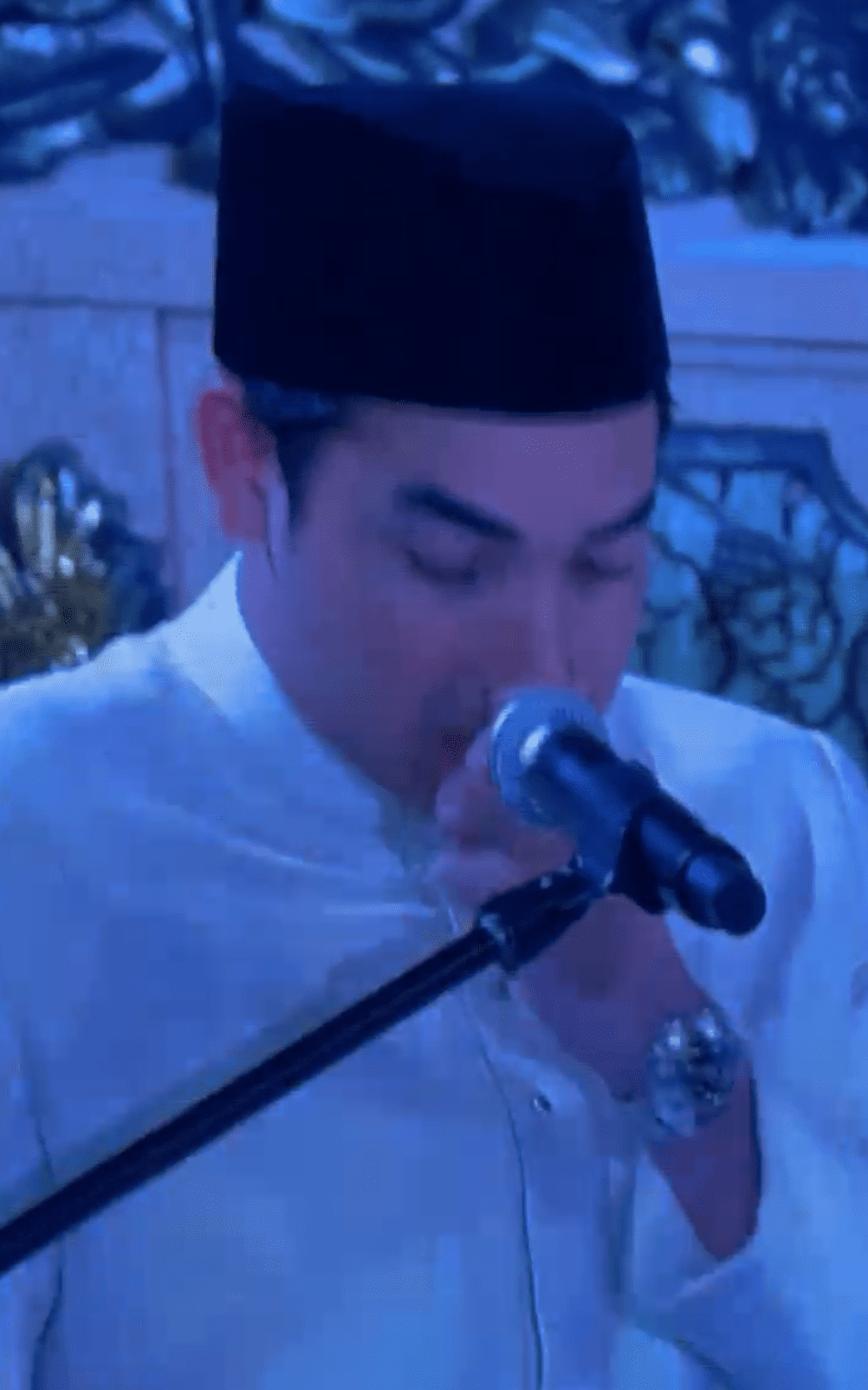 Ashman Najib sobbing during speech