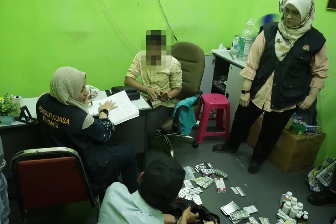 Authorities questioning fake doctors