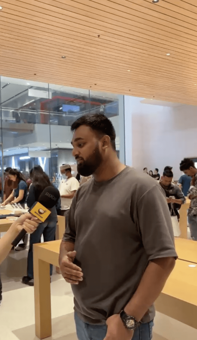 Bangladeshi Man travels all the way to Malaysia to buy new iPhone 17 Pro 2