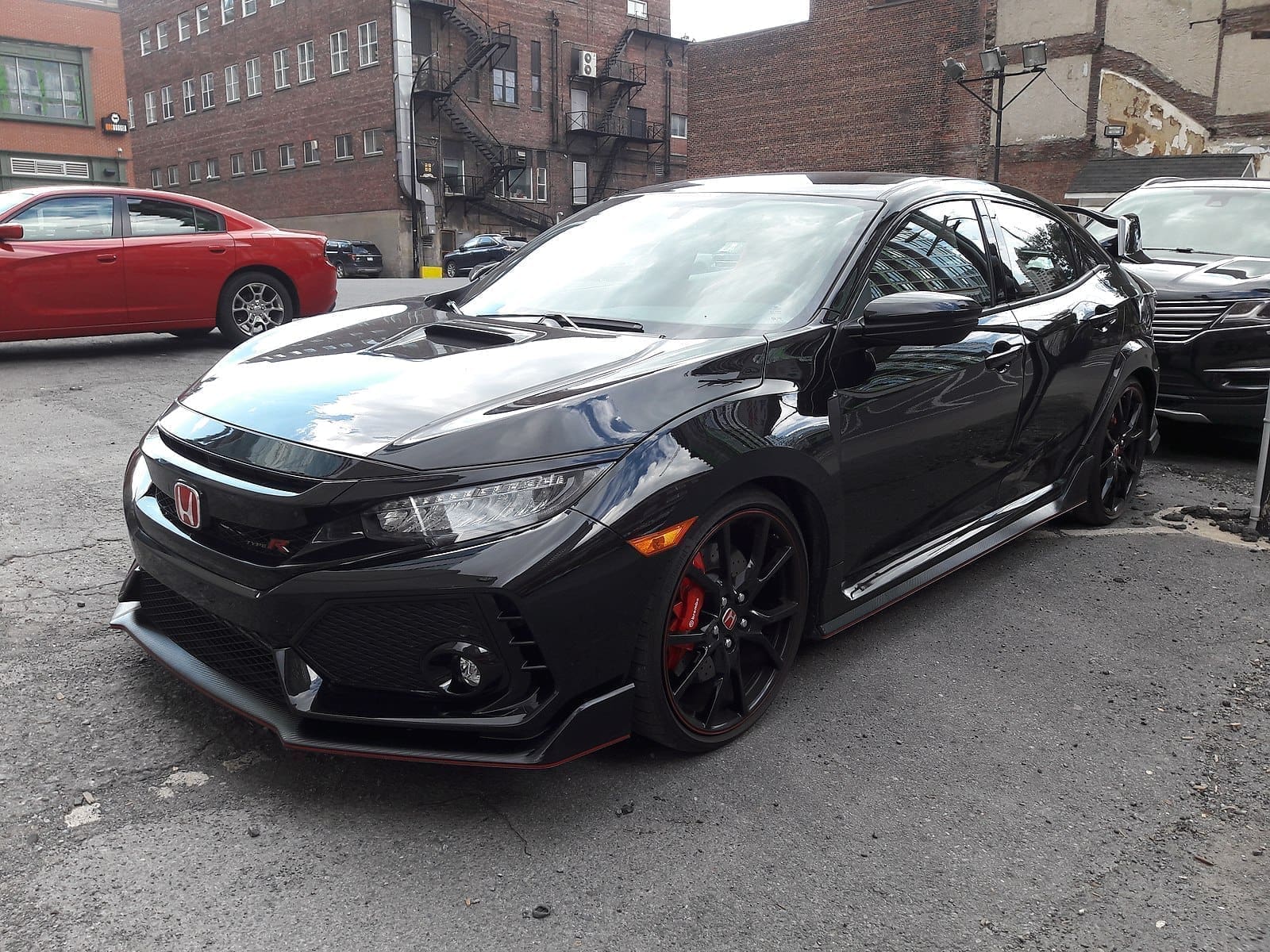 Black_Honda_Civic_Type_R,_Montreal_2017