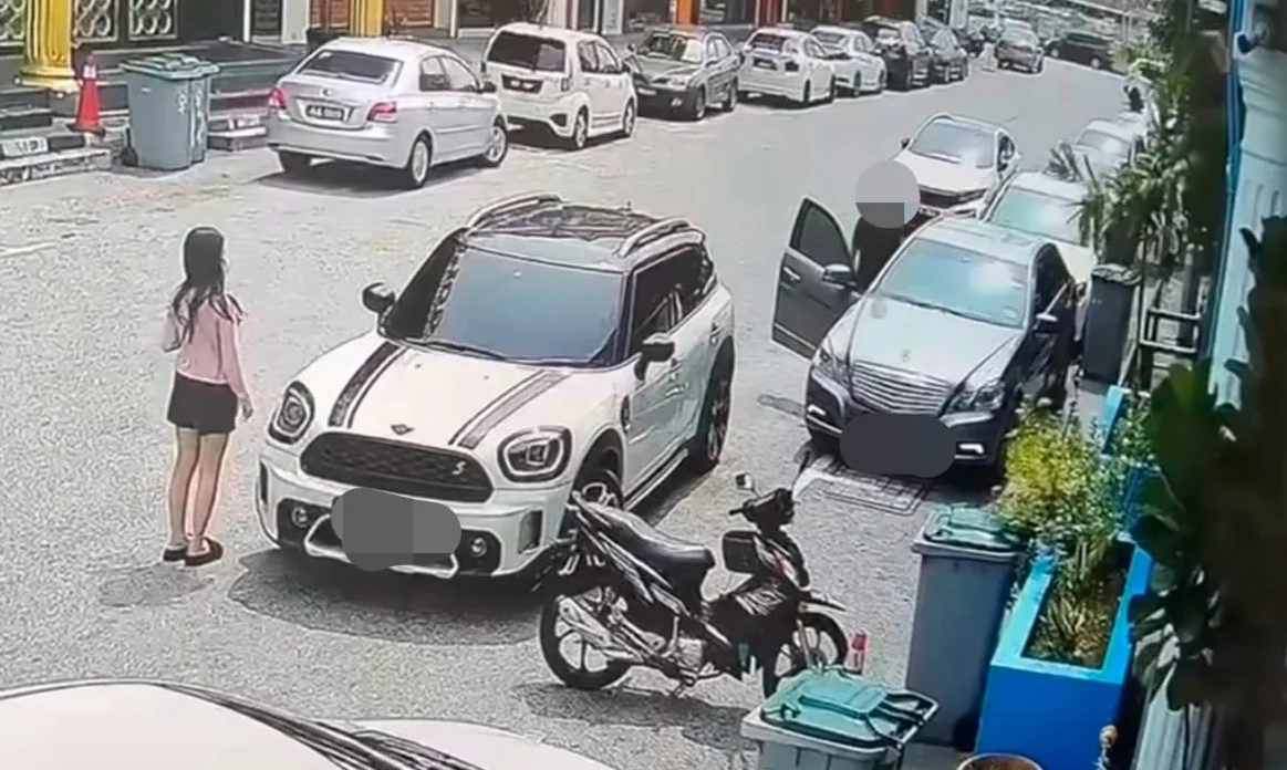 BMW blocking way