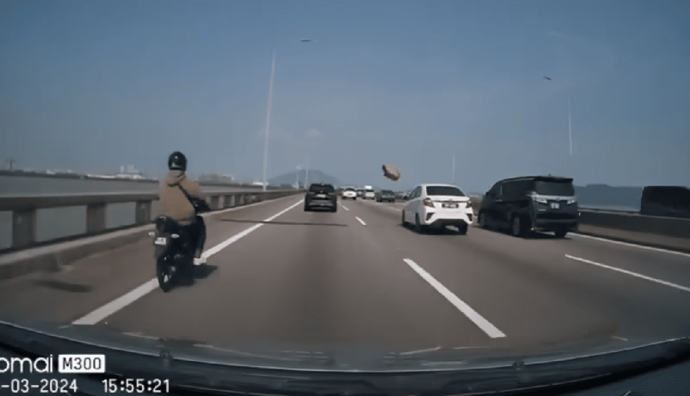 box flying on penang bridge