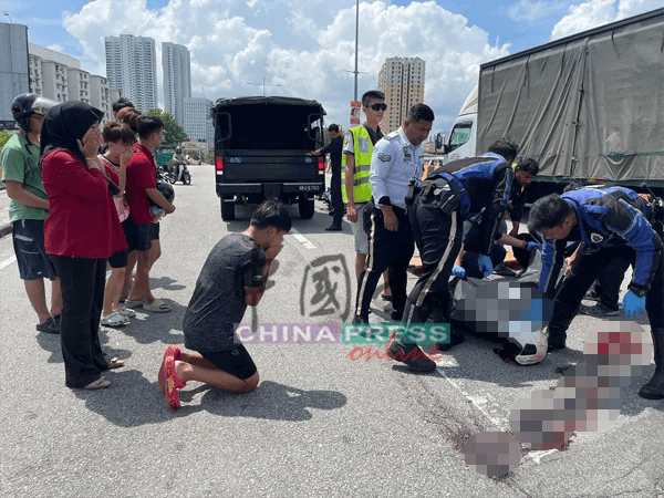Brother of SPM student killed in accident crying at scene