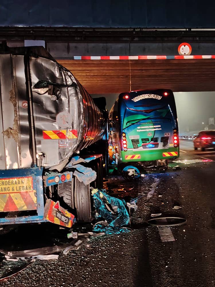Bus collide