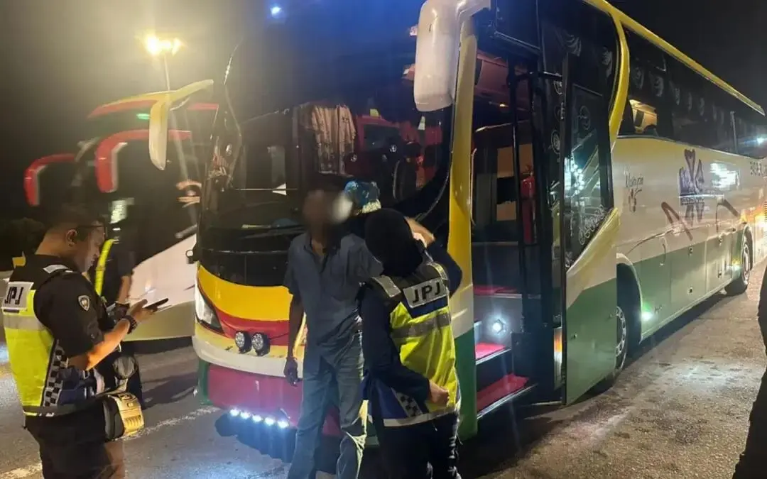 bus late night travel