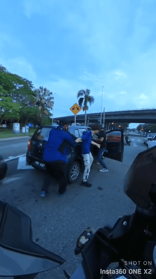 M'sian Teen Dragged Out Of Axia In Broad Daylight After Mum Fails To Repay Loan