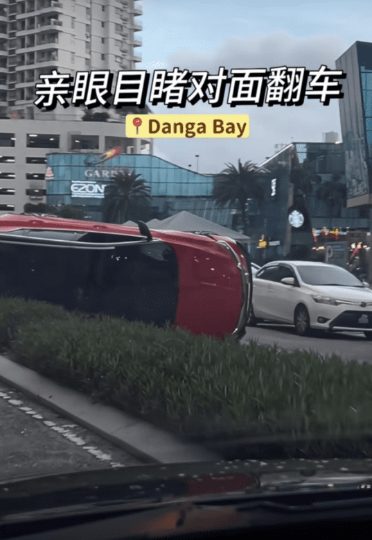 car flipped at roadside (1)