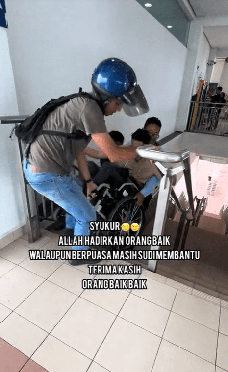 Carrying wheelchair user up stair Screenshot 2025-03-13 175232