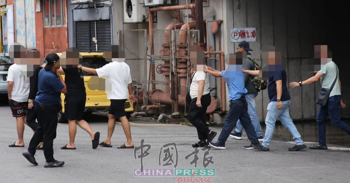 15 M'sian Police Officers & 2 Prosecutors Arrested At Entertainment Centre, Most Test Positive For Drugs