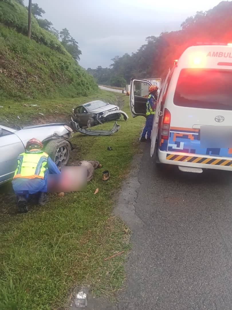 Chen Yongfu attended to by emergency responders