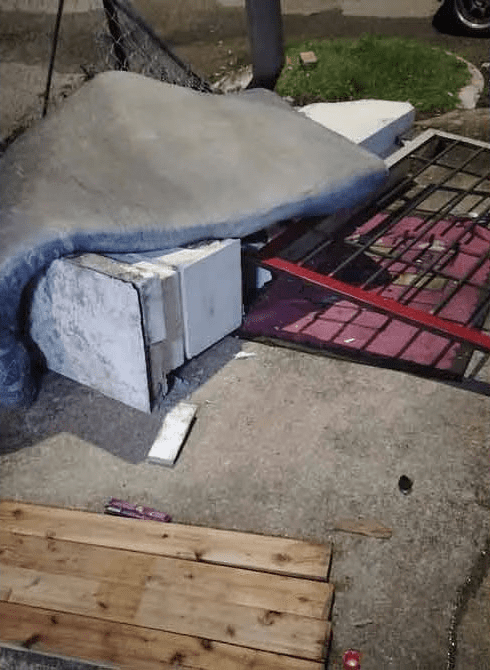 Concrete pillar which crushed 2yo (2)