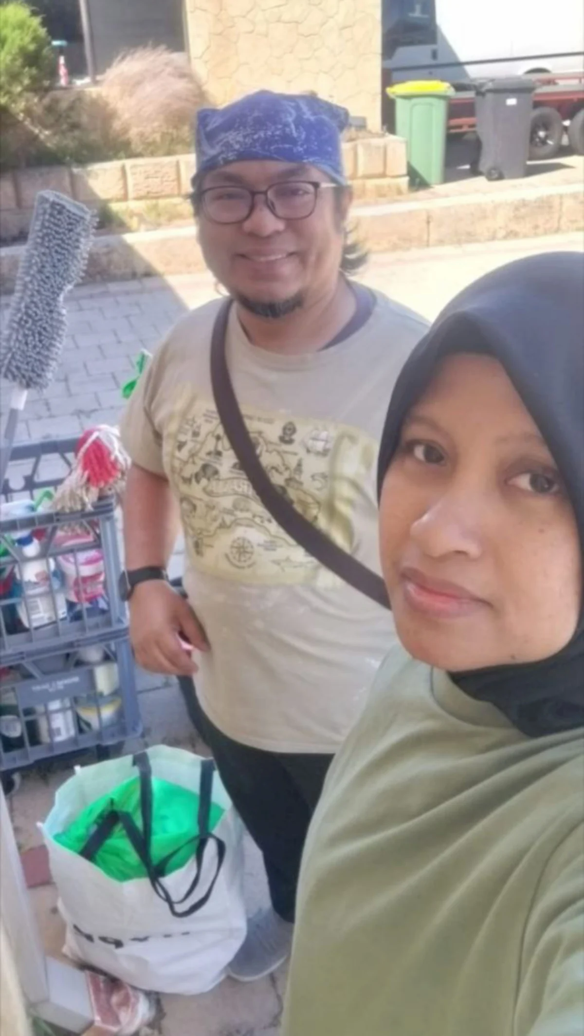 Farasafina Md Daud and husband
