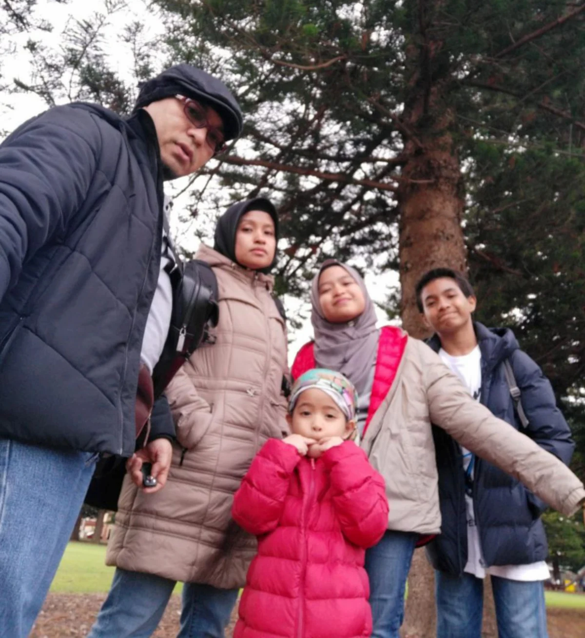 Farasafina Md Daud and family