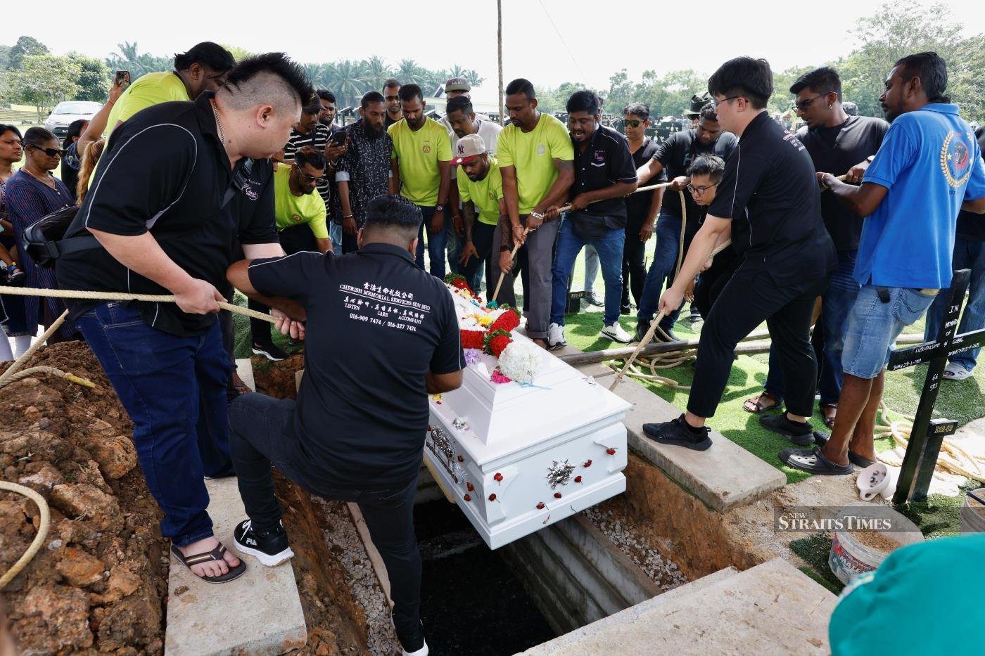 Datchinamurthy FUNERAL