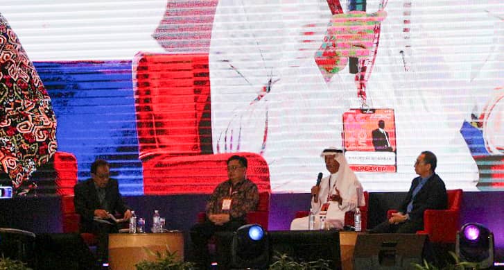 Digital Ministry secretary-general Fabian Bigar  (second from left)