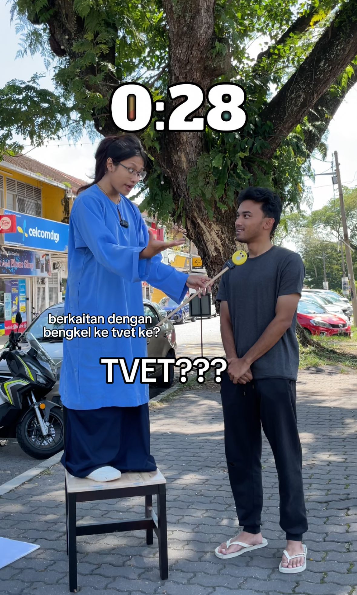 'Don’t Judge A Book By Its Cover' - M’sians Shocked After Man In Slippers Reveals He’s A Pilot