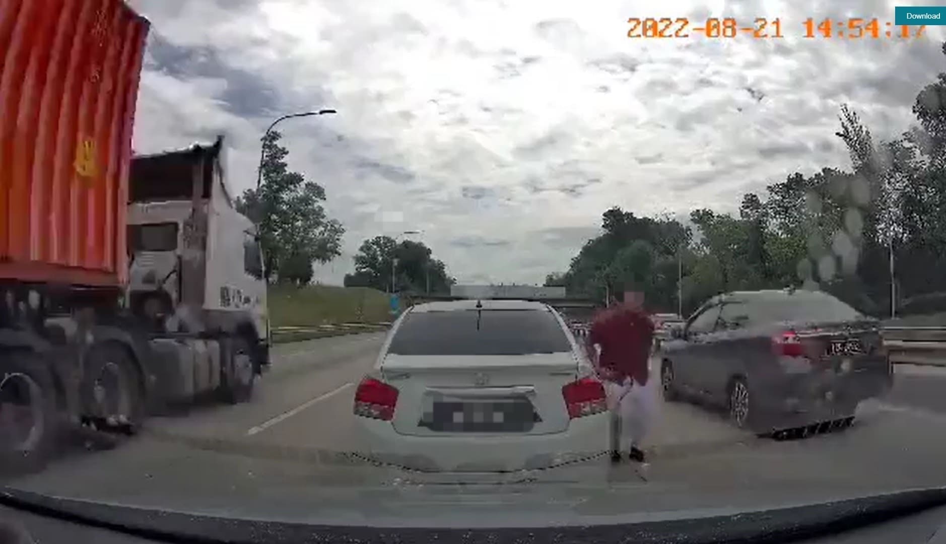 Road rage at NKVE