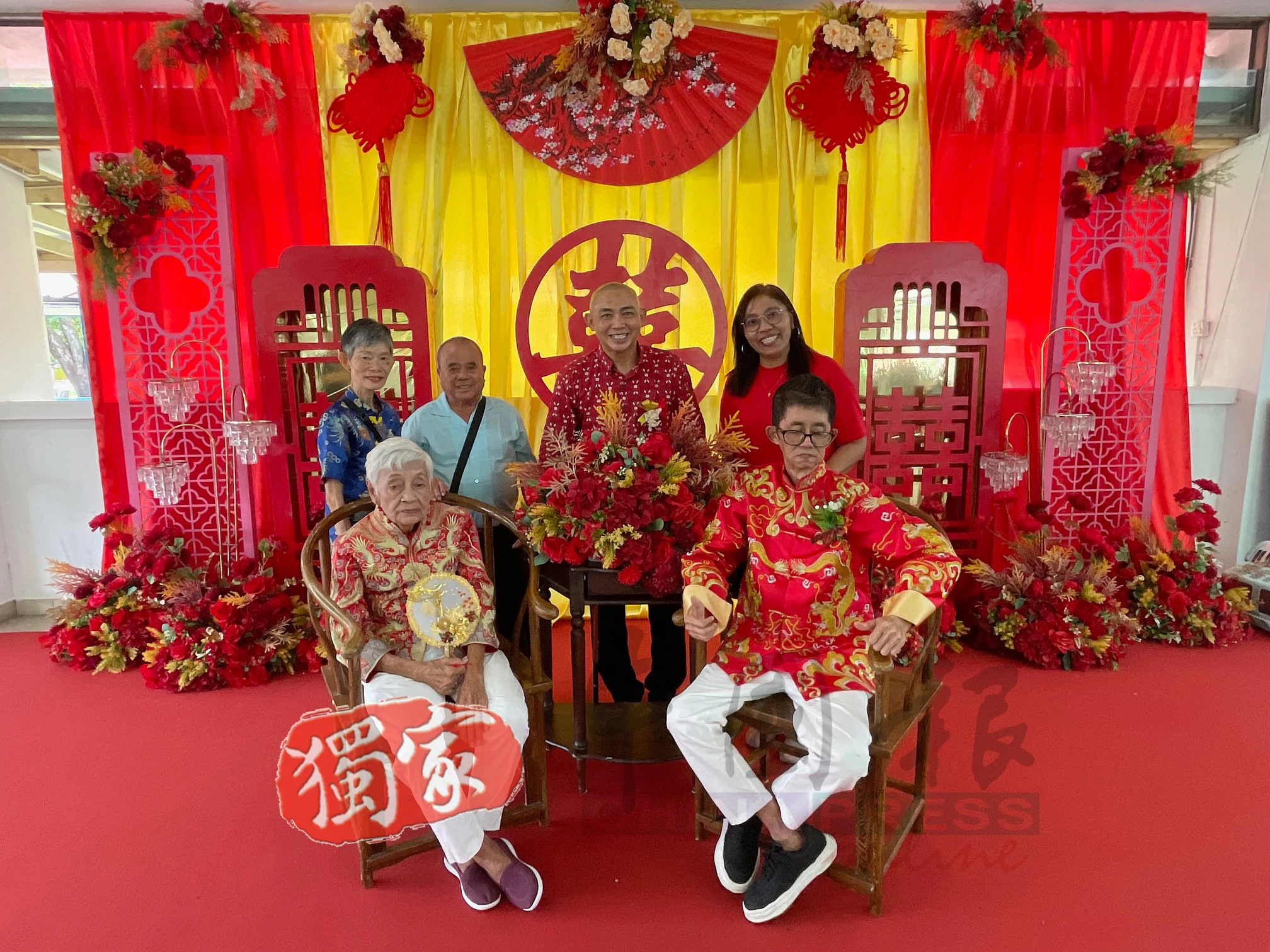 Elderly couple marry at Penang nursing home (4)