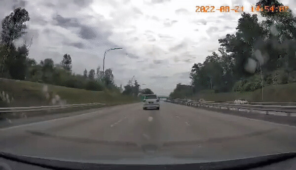Road rage at NKVE