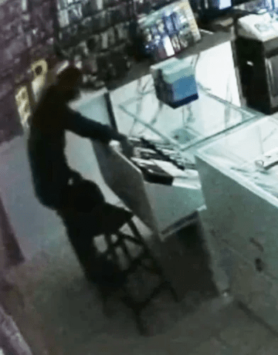 M'sian Robber Injures Guard With Axe, Locks Him Inside Toilet And Steals 70 iPhones